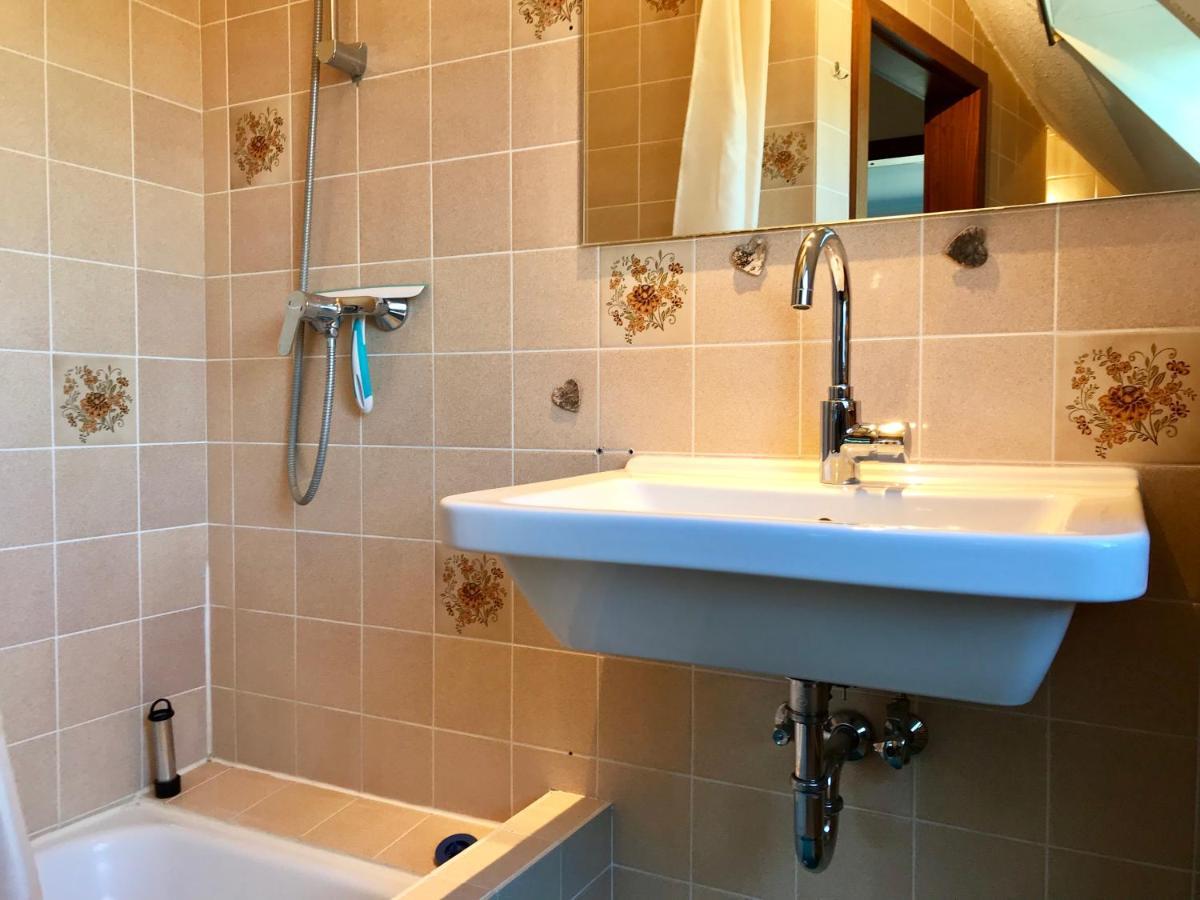 Mal Steinbock _ Ferienwohnung Anni Malente Bagian luar foto